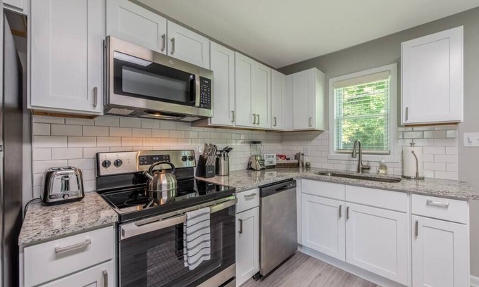East Raleigh Apartment | 5 mins from downtown/Free Coffee & Tea/Fast Wi-Fi