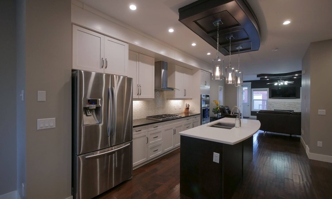 Tuxedo Park House | 5 mins to city center! 1,900 sq ft three bedroom modern home