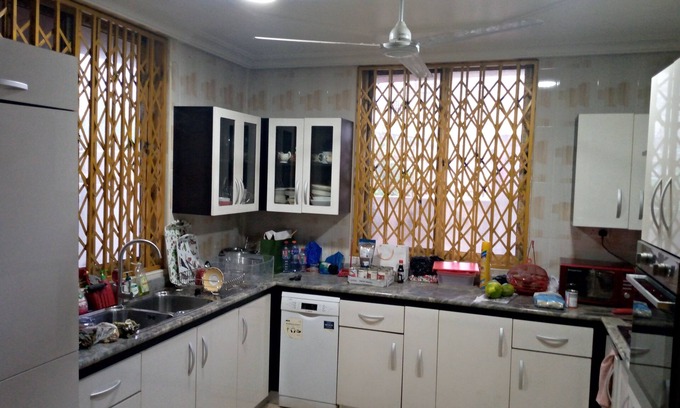Labadi House | 5 Mins to Labadi Beach Hotel! 3-Bedroom Furnished House with Private Compoundnn