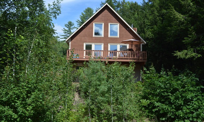 Intervale House | 5 mins to Storyland/New Waterpark!, AC, Mnt views, shopping, great location!