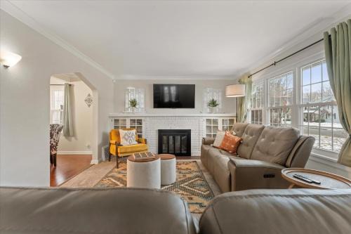 South Bend House | 5 Mins to UND - Cozy 4BD with BBQ & Pool Table