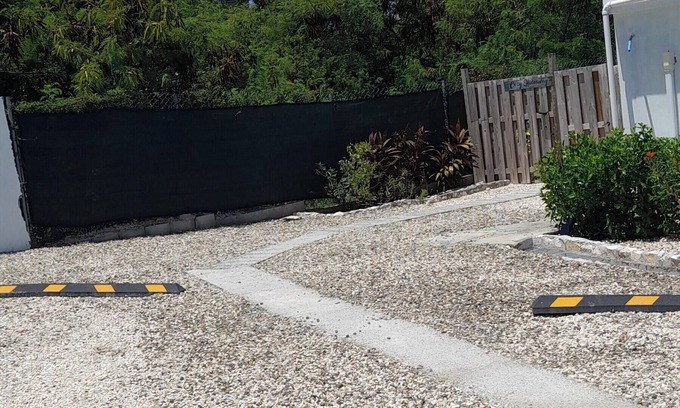 The Bight Apartment | 5-minute drive to the grace bay area for shopping, beach and restaurants