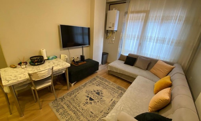 Kagithane Apartment | 5 Minute To Metro, Main Street