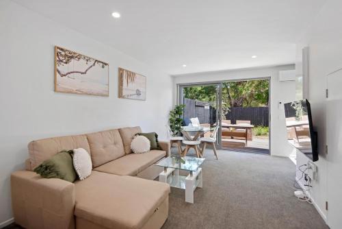 Addington Apartment | 5 Minute Walk to Arena & Stadium