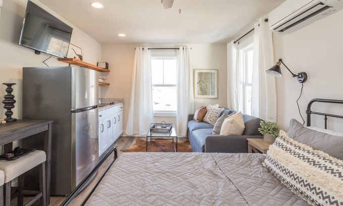 Durham Apartment | 5 Minute walk to Grocery & Grub, 1 mile away from Downtown & Duke University!