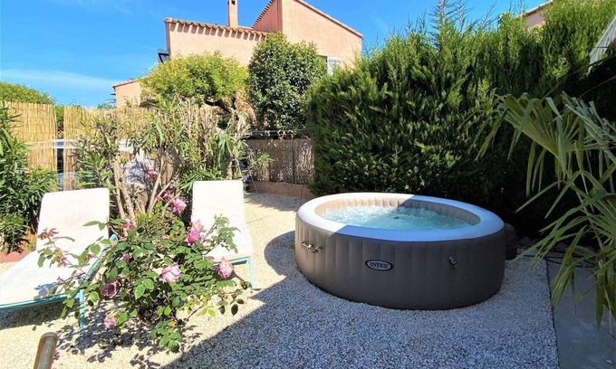 Canet-en-Roussillon House | 5 minutes from the beach, quiet renovated house with wifi, air conditioning and jaccuzi