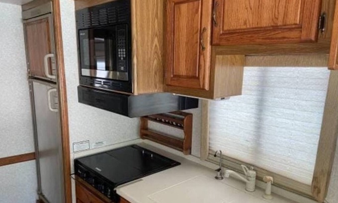 Westchester House | 5 minutes from Playa Del Rey Beach - Comfortable shared mobile home!