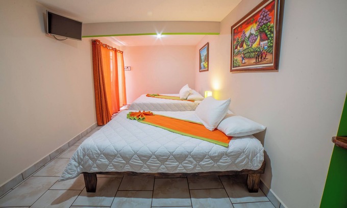 Santa Elena House | 5 Minutes from Santa Elena Downtown! Ideal for families, couples, and friends.