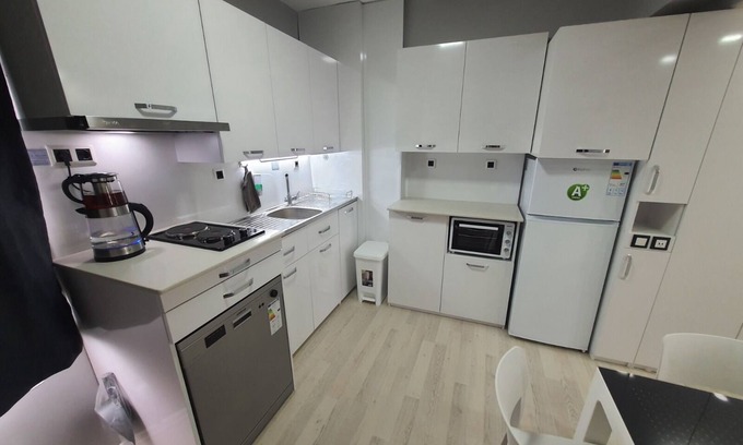 Bahcelievler Apartment | 5 minutes subway,metrobus,hospitals,shopping malls