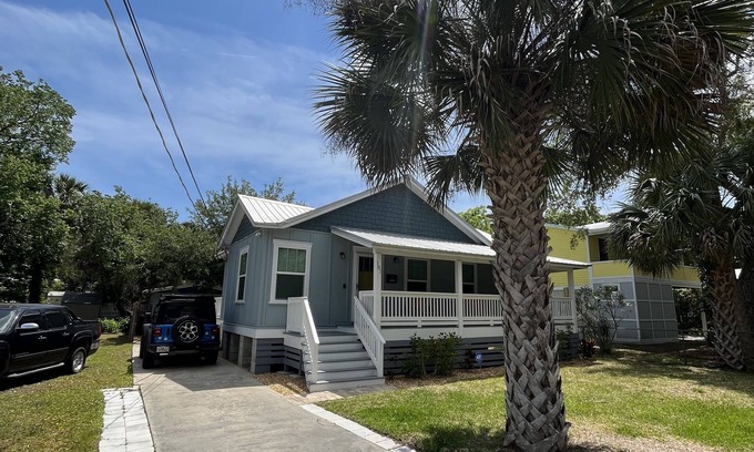 Lincolnville House | 5 minutes to Beach! Newly renovated 2 BR family sized cottage