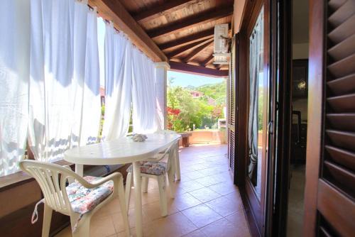Case Peschiera-Lu Fraili House | 5 minutes to the sea - Villetta Mediterranea