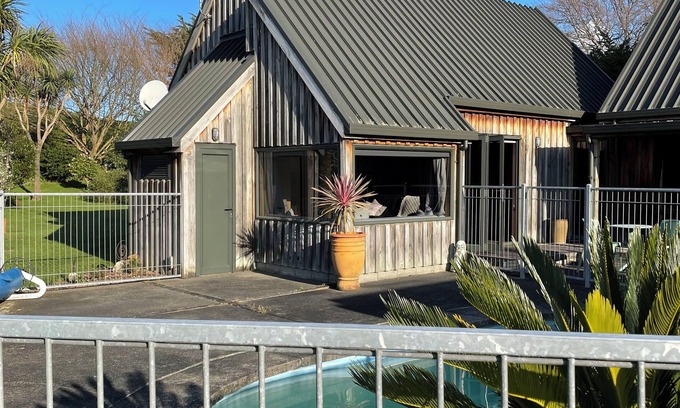 Dannevirke Apartment | 5 Peaks Dannevirke Peaceful Guest Suite