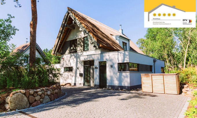 Karlshagen House | 5 * star beach house (new from 2017), outdoor whirlpool, sauna, WiFi, wellness