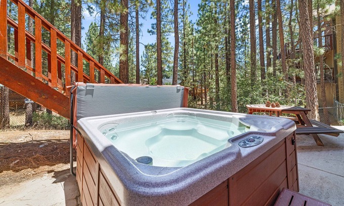 Fox Farm Cabin | 5 STAR CABIN! PRIVATE Hot Tub. Game room! Close VILLAGE, SLOPES, LAKE!
