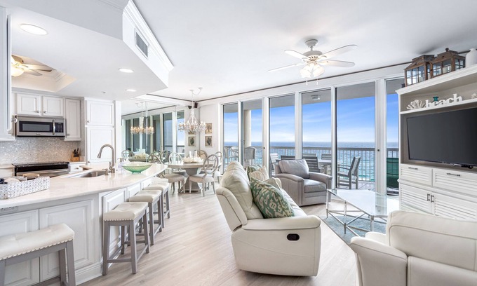 Destin Condo | 5-Star, Fully Updated and Modern Beachfront Condo at Silver Beach Towers