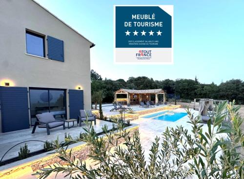Saint-Saturnin-les-Apt House | 5-Star Luxury Eclectic Retreat in Provence