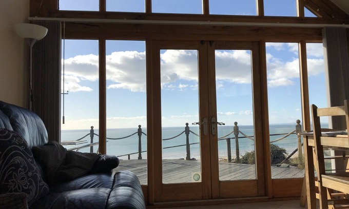 Barmouth House | 5 Star Luxury barn conversion overlooking the sea in North Wales (sleeps 2)