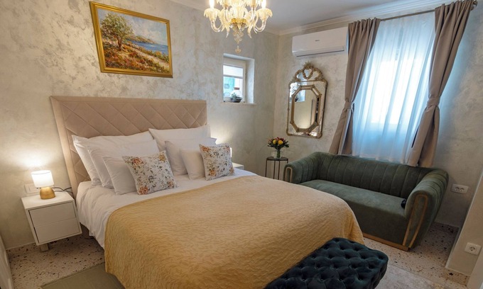 Rab Villa | 5-star luxury villa in the heart of the old town Rab with parking. Pet-friendly!