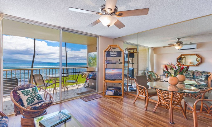 Maalaea Condo | 5 STAR OCEANFRONT—FANTASTIC VIEW & AMENITIES—Newly Renovated Kitchen, Living Rm