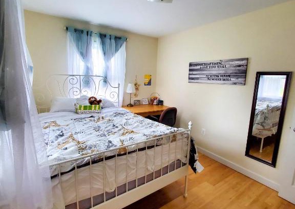 Rockville House | 5 star Room2/Close to everything/5 min walk metro/Rockville Town Center