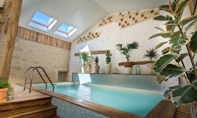 Saint-Jean-de-Blaignac House | 5-star villa, private heated indoor pool, spa, sauna, outdoor pool