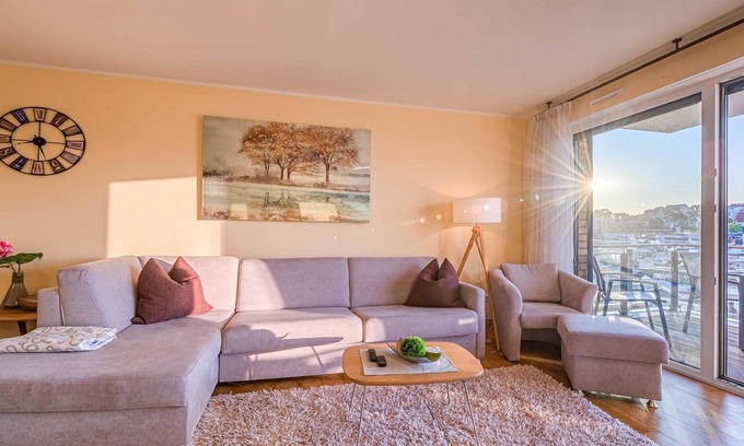 Muritz Apartment | 5-star vacation apartment Hafenidylle with balcony and harbor view