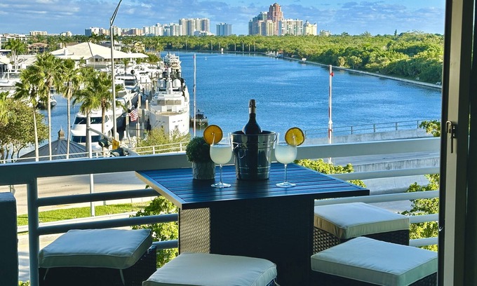 East Fort Lauderdale Apartment | 5 Stars Suites by Hilton. Amazing views.