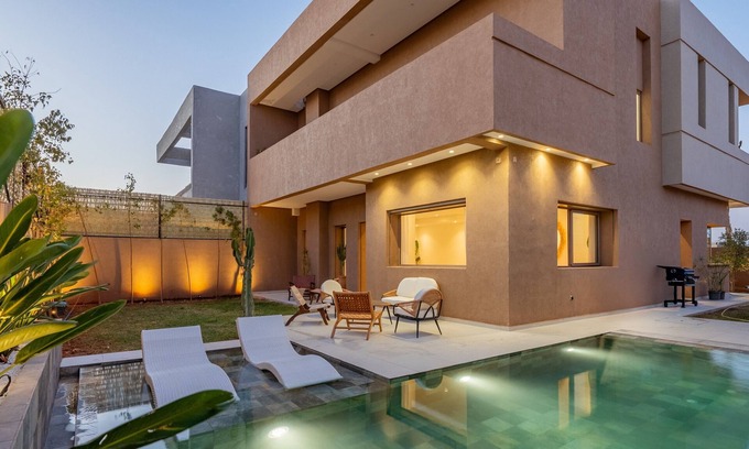 Tassoultante Villa | 5-Stars Villa: Heated Pool - Driver - Chef - Games - 15min to City Center