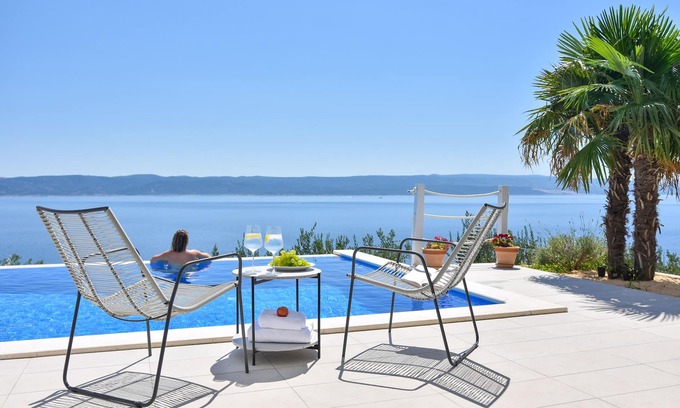 Pisak Villa | 5-stars villa with Infinity Pool & Memorable View. Perfect for families/couples