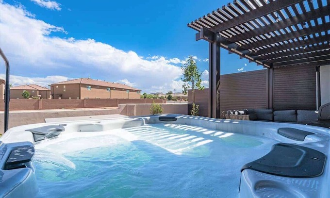Washington County House | 50-51| 2 Homes Together in St. George with Private Hot Tub