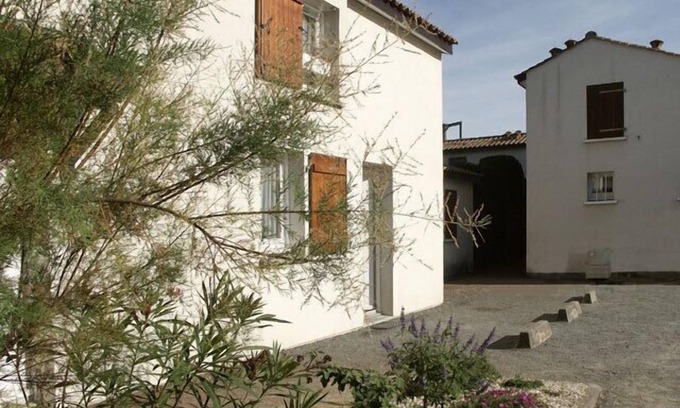 Jard-sur-Mer Villa | 50 m from the beach: Villa with 2 bedrooms for 4/5 pers. 2 *, Internet, WiFi