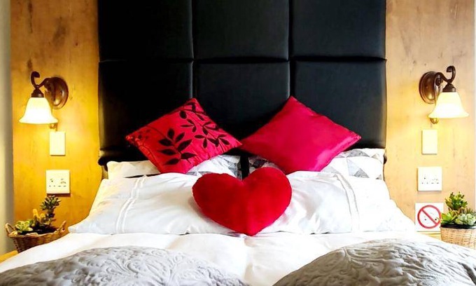 Krugersdorp Apartment | 50 m² Apartment ∙ 1 bedroom ∙ 3 guests