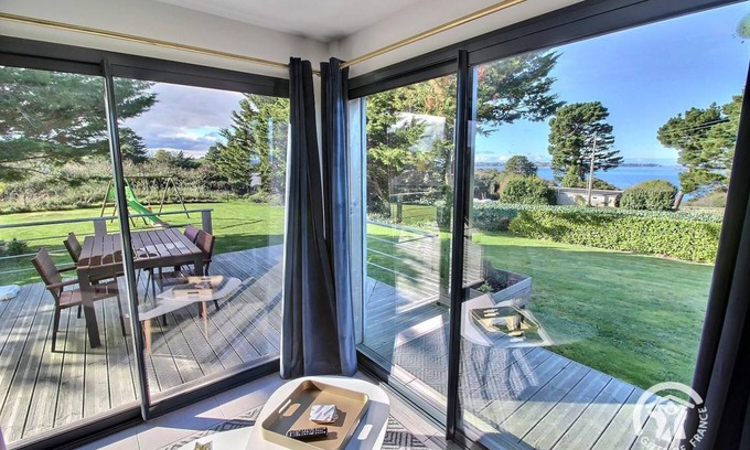 Plouezec House | 50 m² Gîte ∙ 2 bedrooms ∙ 4 guests
