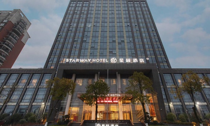 Yuehu District Hotel | 50 m² Hotel ∙ 4 guests