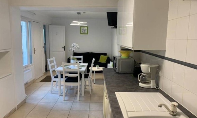 La Courneuve House | 50 m² House ∙ 1 bedroom ∙ 4 guests
