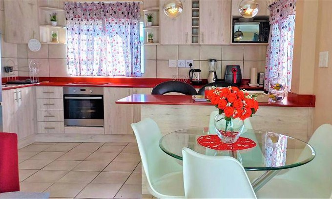 Durbanville House | 50 m² House ∙ 1 bedroom ∙ 4 guests