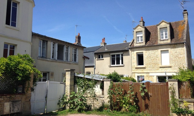 Saint-Regnobert-de-la-Cote-de-Nacre House | 50 metres from the sea, bright and functional cottage, sleeps 4