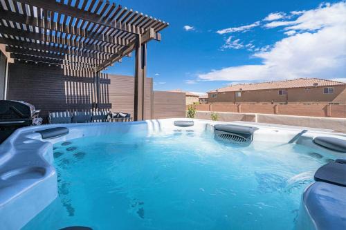 Ivins House | 50| Ocotillo Retreat in St. George with Private Hot Tub