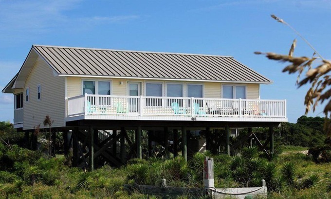 St. George Island House | 50% off Aug 23-30 AWESOME BEACH VIEWS! 1st Tier, on the Beach Boardwalk!