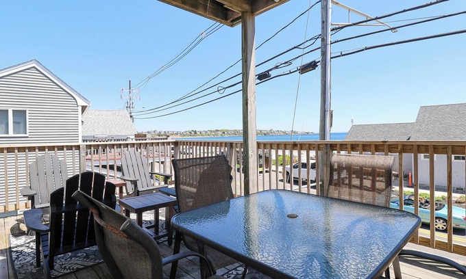York Beach Condo | 50% off! Gorgeous Condo For Rent On Long Sands Beach