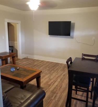 Cheyenne House | 500/502 W 23rd St