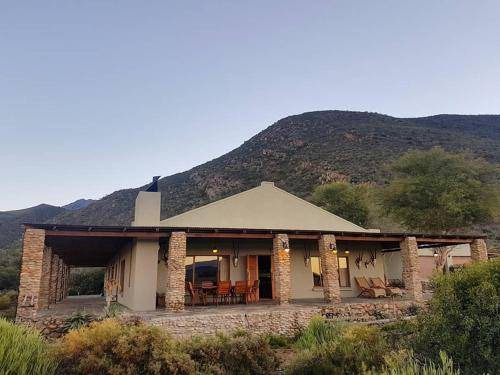 De Rust Ski Chalet | 500 m² Chalet ∙ 5 bedrooms ∙ 10 guests