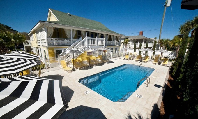 Savannah Beach Apartment | 500 m² Serviced apartment ∙ 3 bedrooms ∙ 10 guests