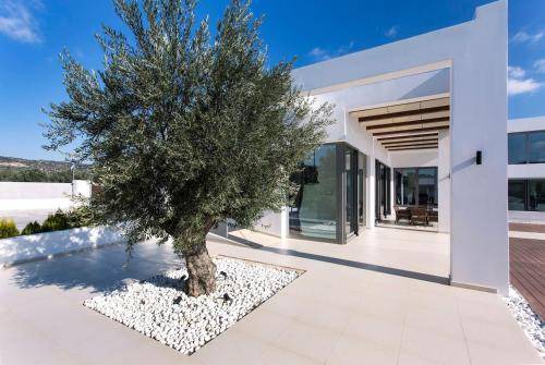 Ermionida Villa | 500 m² Villa ∙ 6 bedrooms ∙ 13 guests