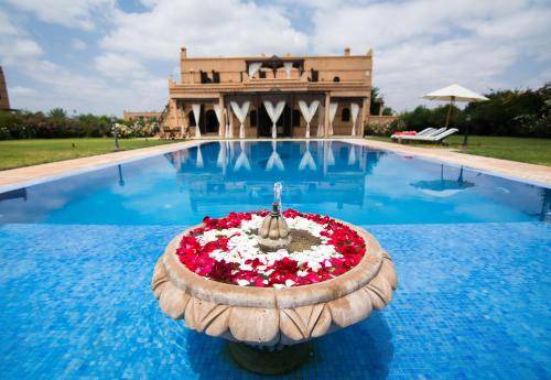 Sidi Abdallah Ghiat Resort | 5000 m² Resort ∙ 5 bedrooms ∙ 14 guests