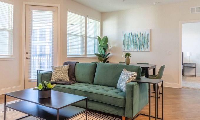 Daytona Beach Apartment | 500East-EmeraldGreen