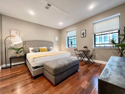 Logan Square Apartment | 508 Urban Lifestyle king bed APT in Center CITY