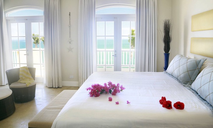 Cabezas Villa | 5091 3 Bedroom, Ocean Front Las Casitas Village