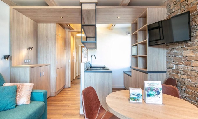 Doucy-Combelouviere Apartment | 50m from resort center, balcony, parking, tv, ski locker, 27m², Valmorel