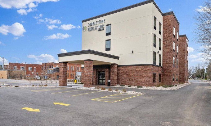 Mosinee Hotel | 51 m² Hotel ∙ 6 guests